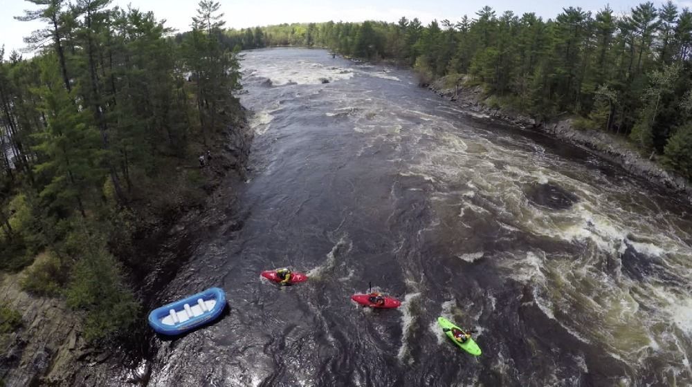 Wilderness Tours Rafting Resort Foresters Falls 外观 照片