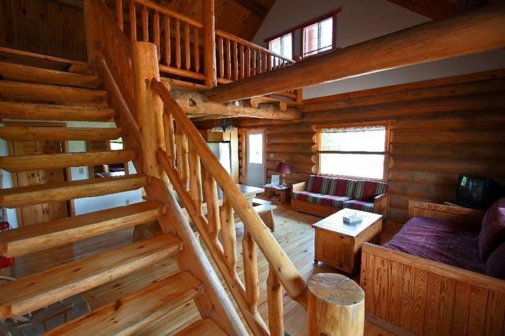 Wilderness Tours Rafting Resort Foresters Falls 外观 照片